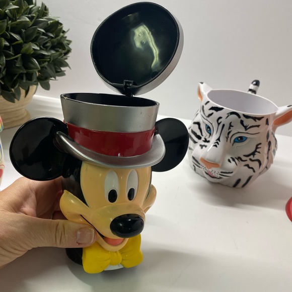 Greatest Show on Earth souvenir cups mugs - Picture 3 of 7